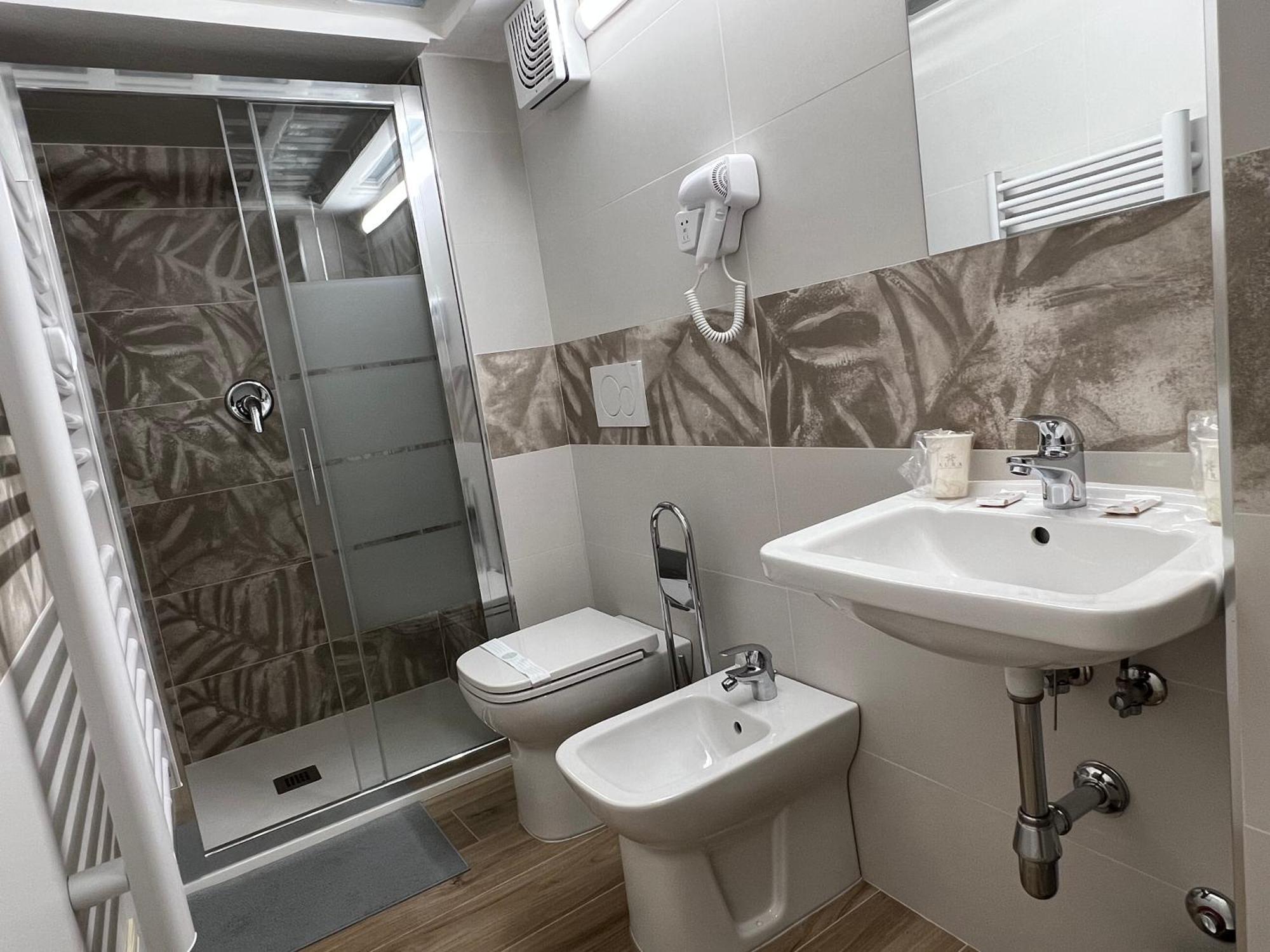 Al 106 Apartment Free Wi-Fi 5 Min Dalla Stazione Prato (Prato) Exterior foto